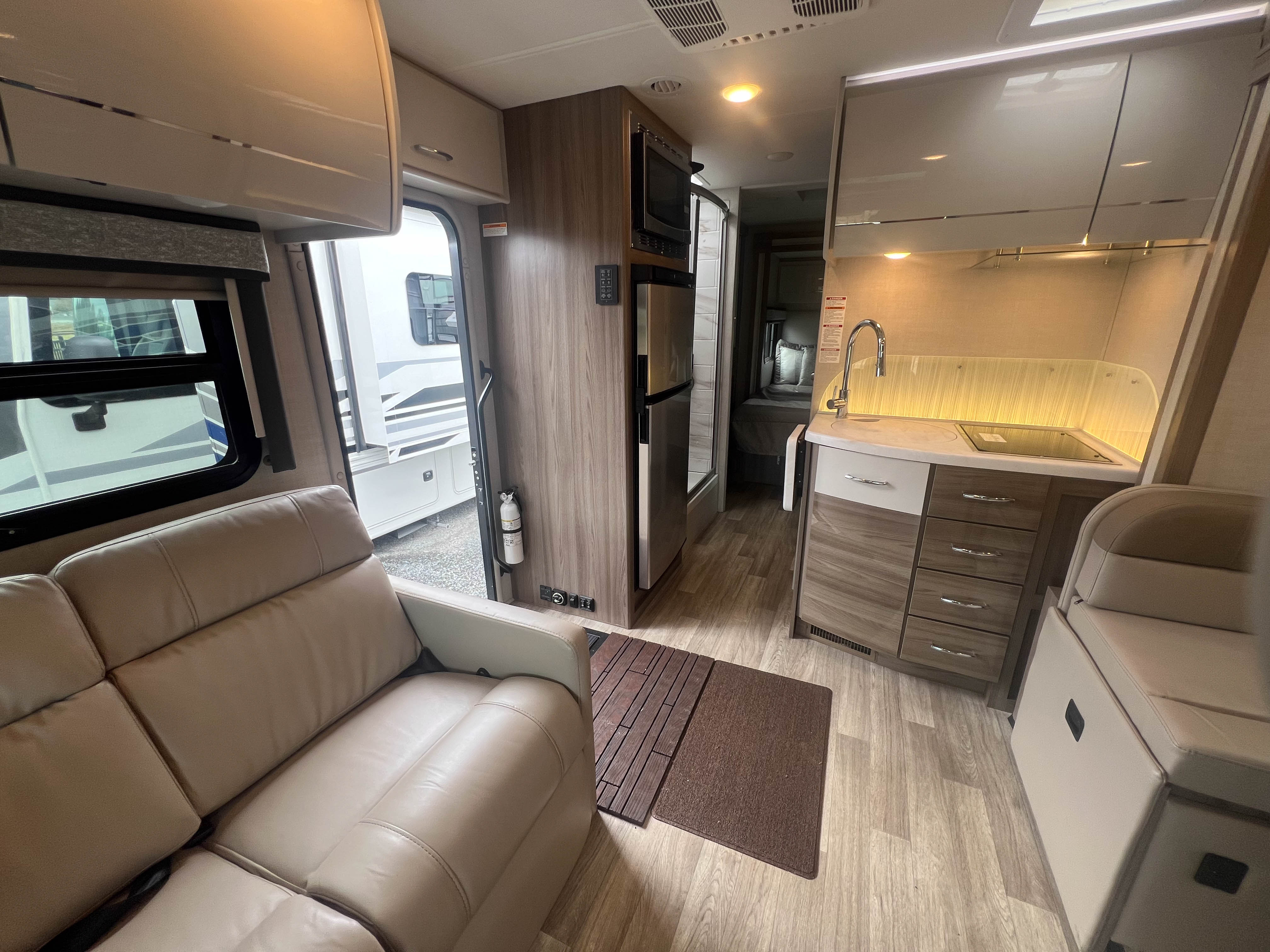 2024 Thor Motor Coach Tiburon 24RW - Image 3