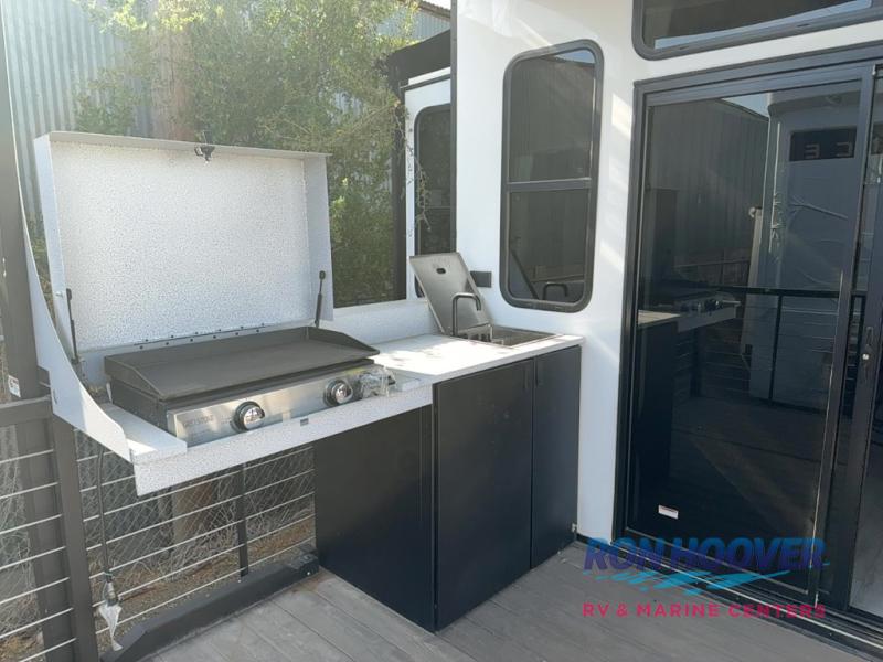 2025 FOREST RIVER WILDWOOD 42VERANDA - Image 35