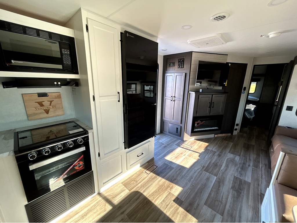 2026 VENTURE RV SPORTTREK 251VFK - Image 14
