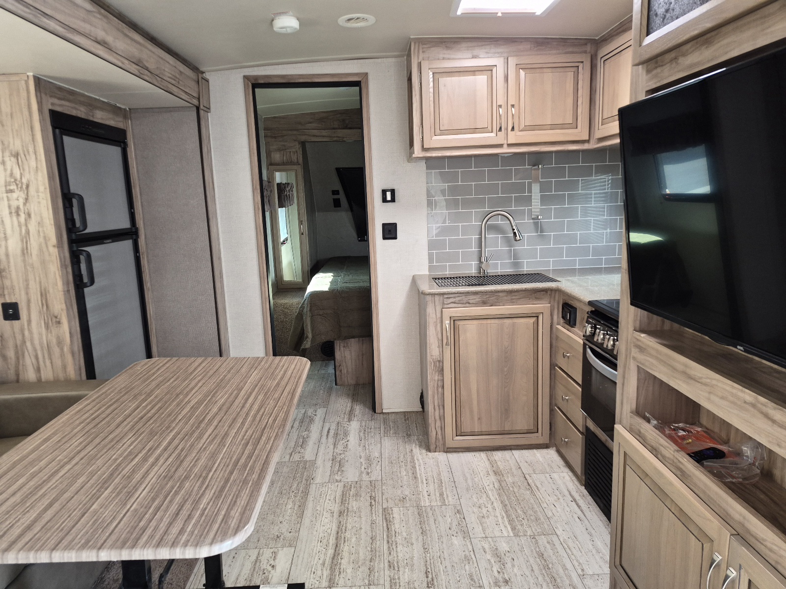 2020 Palomino Solaire Ultra-Lite 249 RBS - Image 5