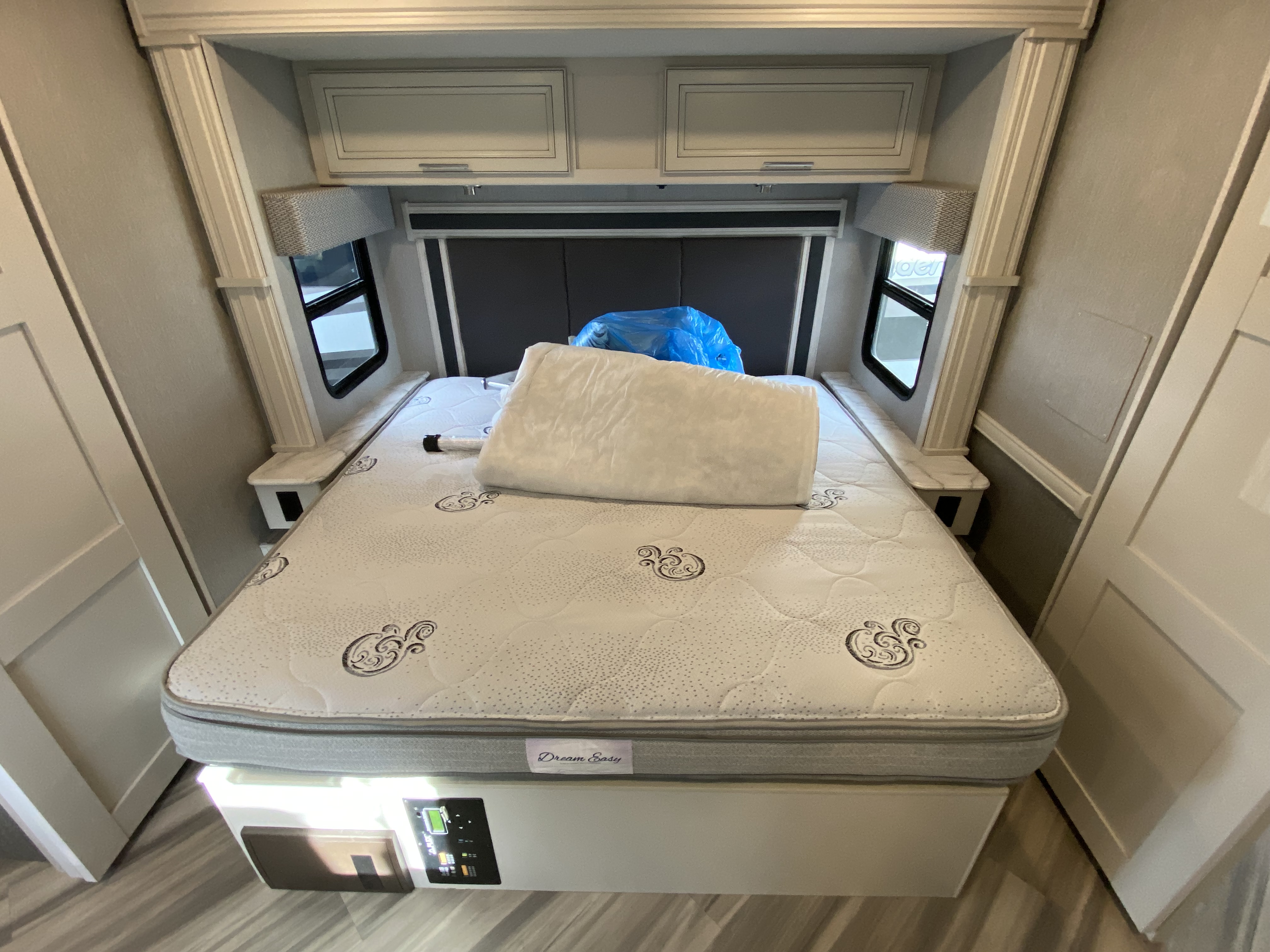 2023 Holiday Rambler Eclipse 32S - Image 20
