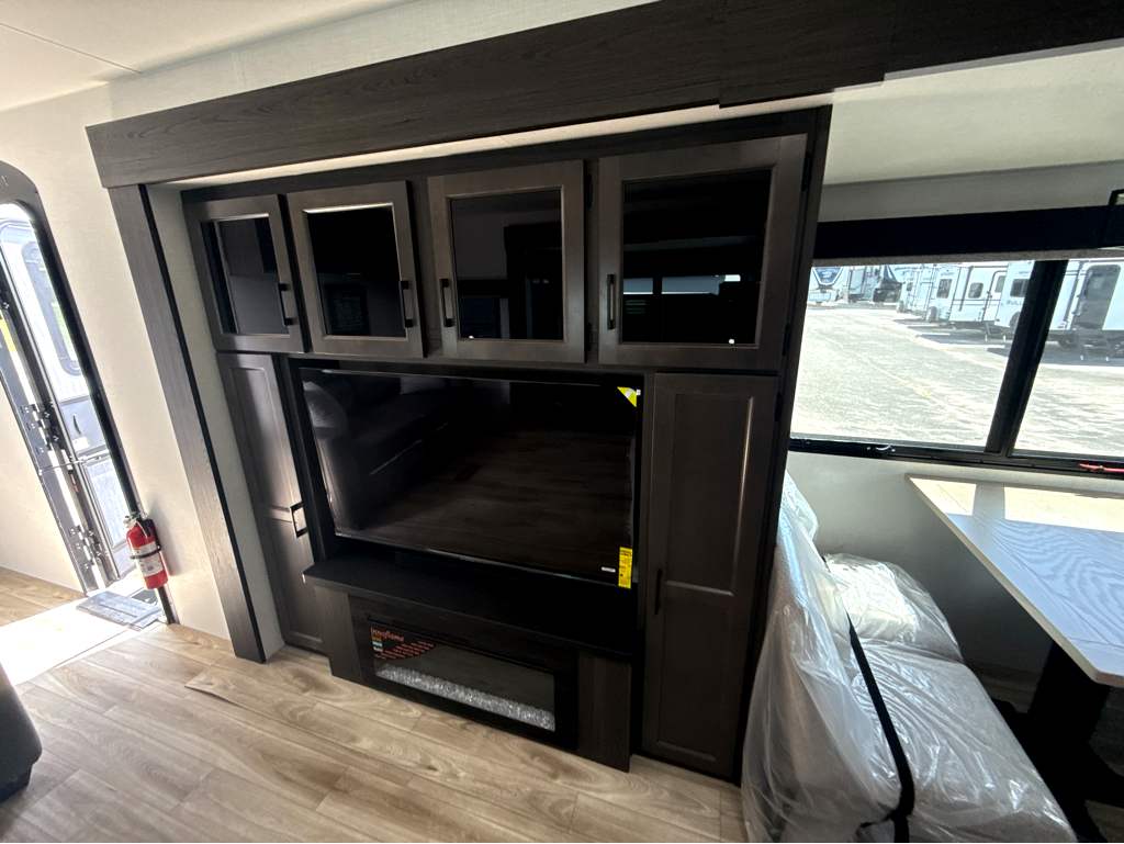 2027 VENTURE RV SPORTTREK 336VRK - Image 15
