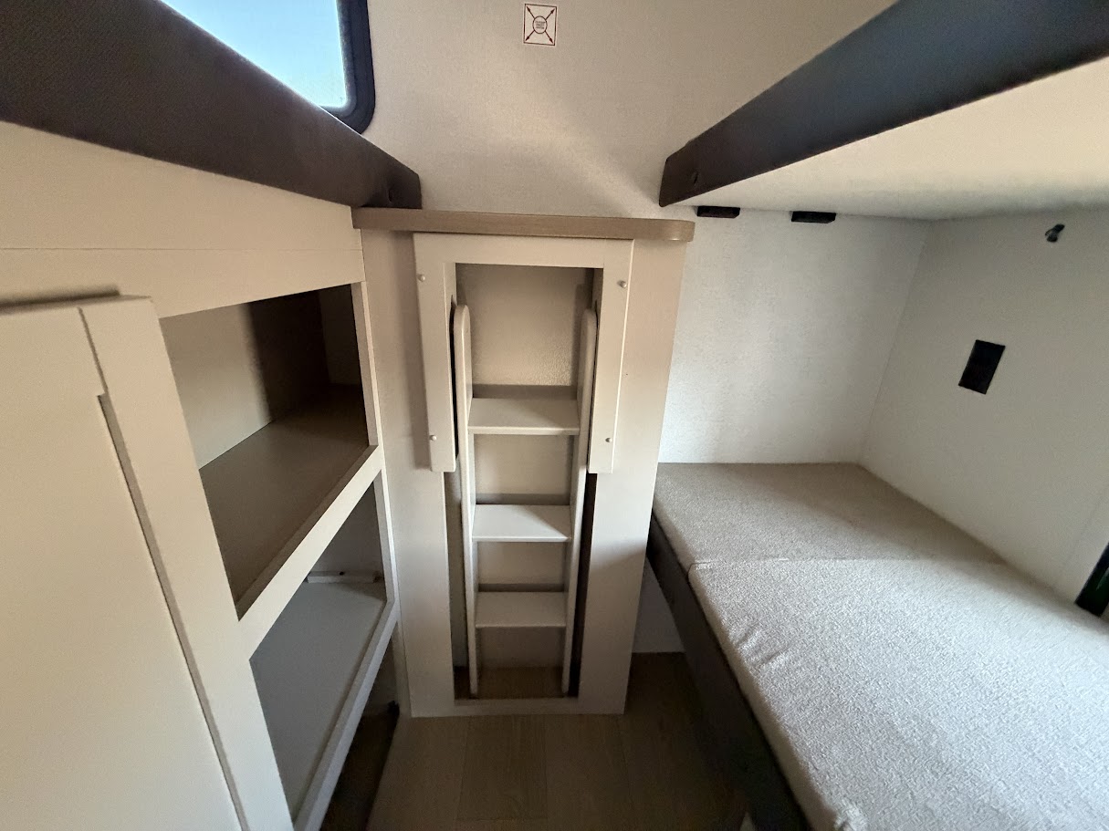 2027 JAYCO JAY FLIGHT 295TBS - Image 25