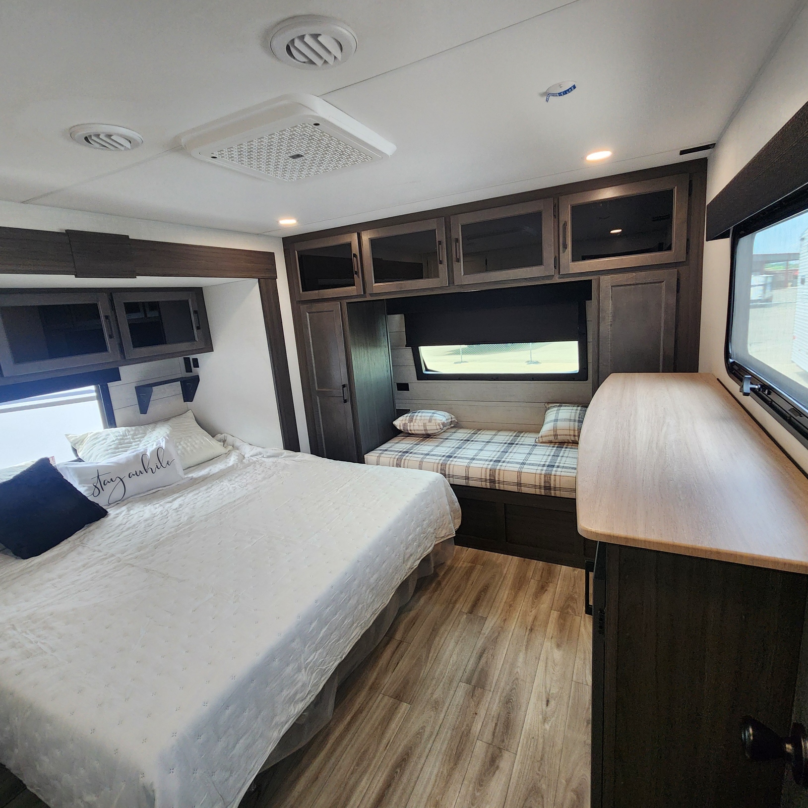 2026 VENTURE RV SPORTTREK 336VRK - Image 2