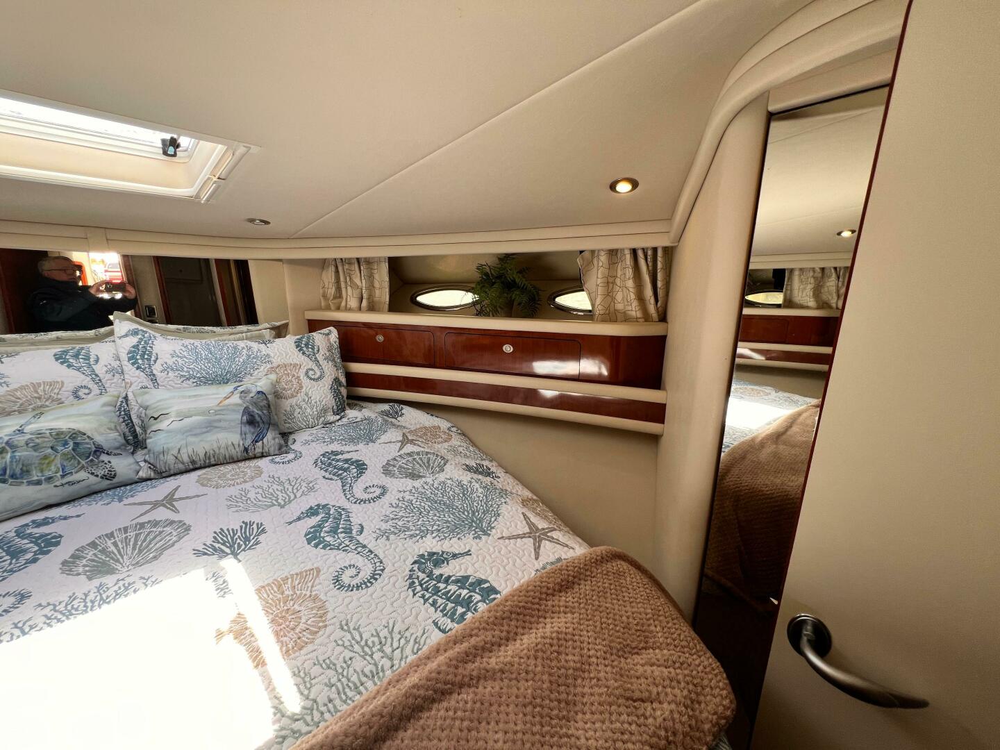 2004 Sea Ray 480 Sedan Bridge - Image 23