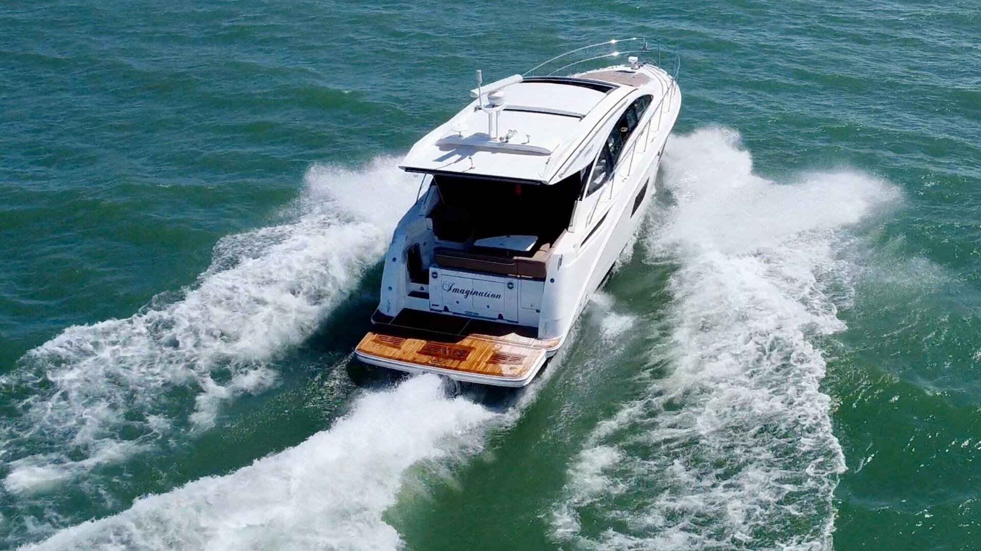 2017 Sea Ray 400 Sundancer - Image 6