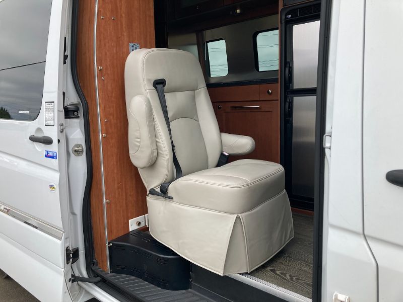 2018 Roadtrek CS Adventurous - Image 8