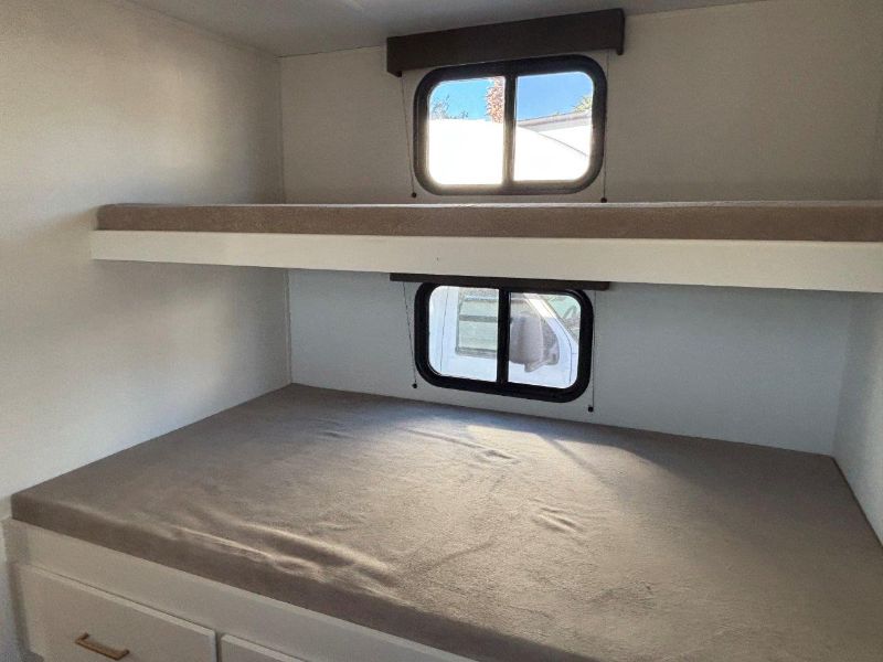 2026 Grand Design Transcend 335BHT - Image 28