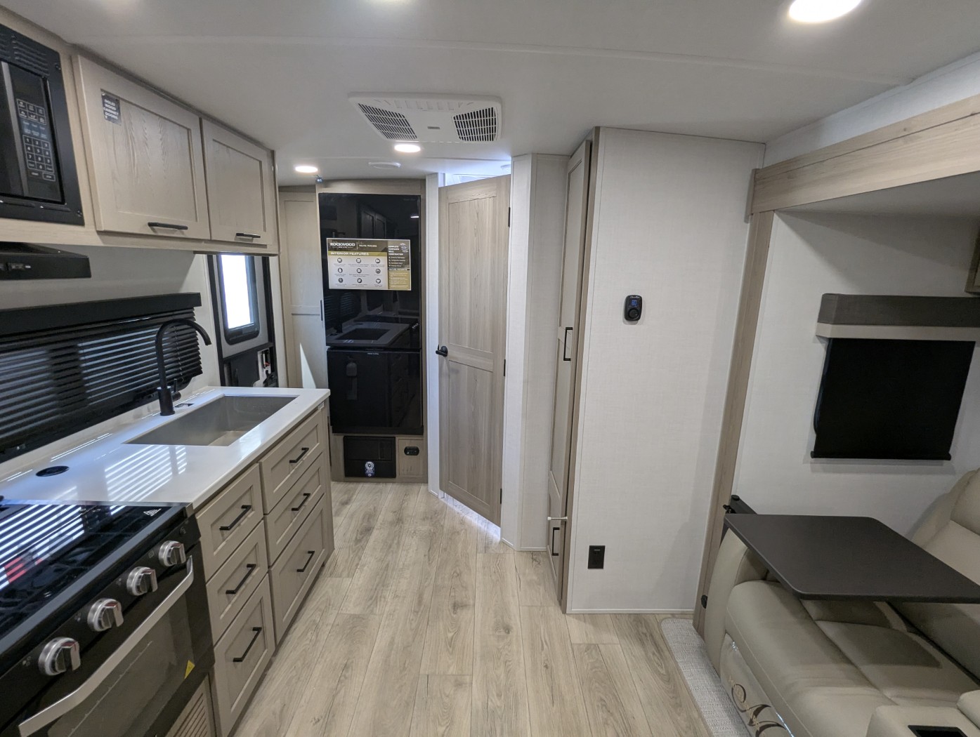 2026 Forest River Rockwood Mini Lite 2205S - Image 19