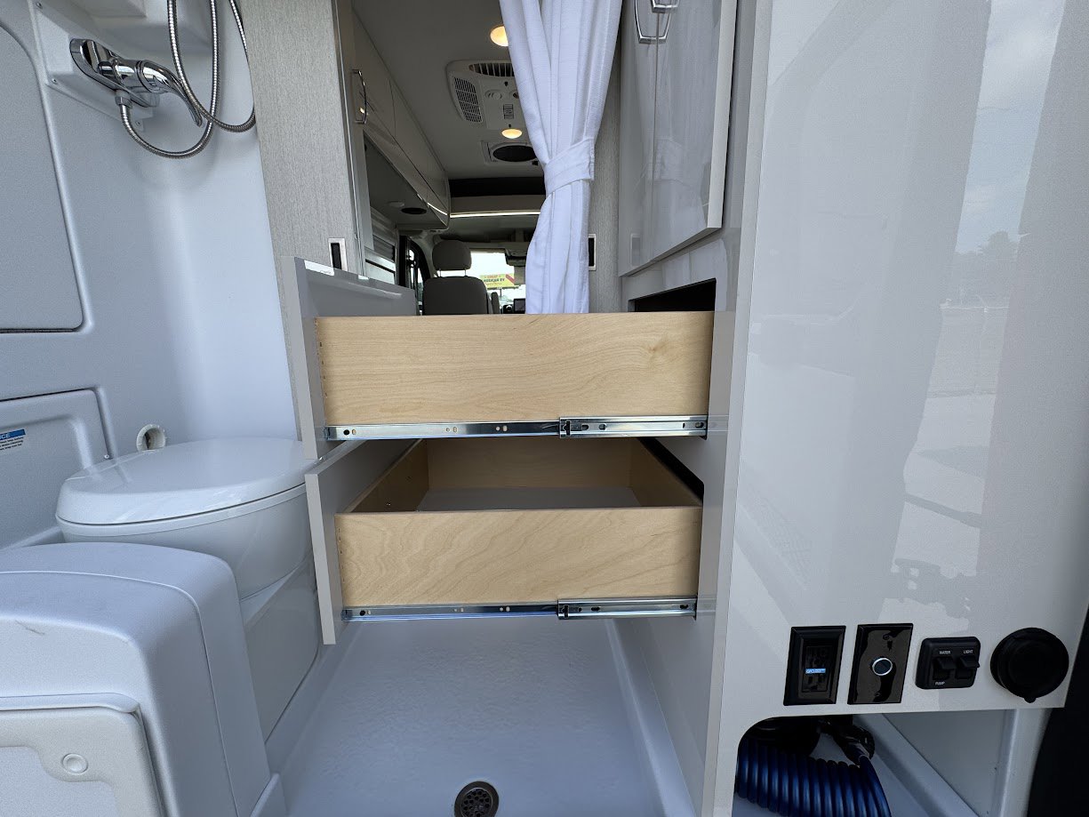 2026 THOR MOTOR COACH RIZE 18M - Image 34