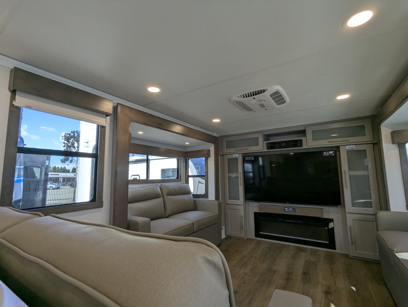 2026 Alliance RV Paradigm 385FL - Image 7