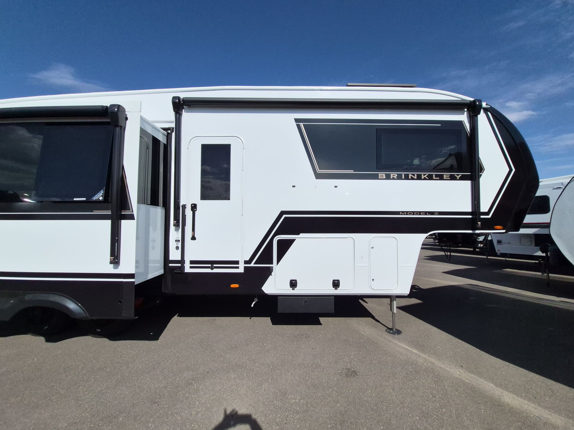 2027 Brinkley RV MODEL Z 3210 - Image 2