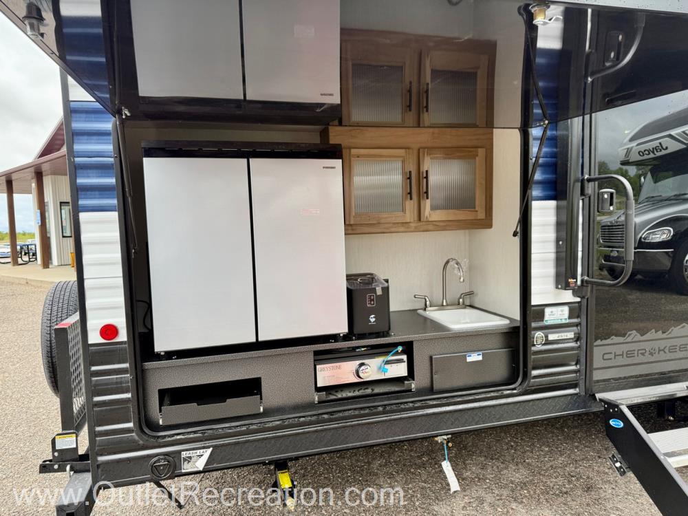 2025 CHEROKEE GREY WOLF 29TE - Image 9
