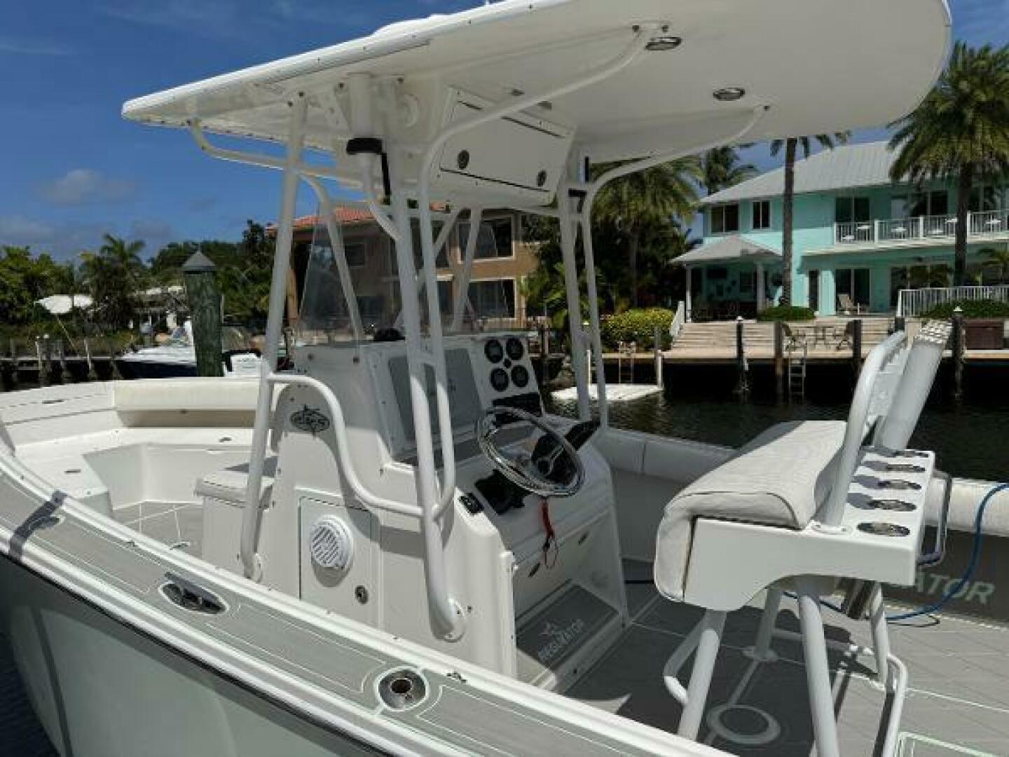 2005 Regulator 23 Center Console - Image 22