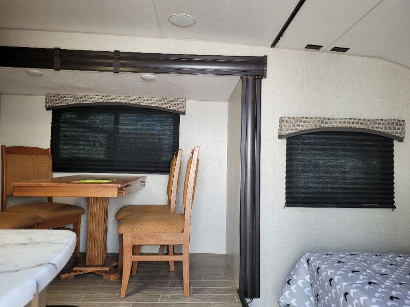 2021 Venture RV Sonic SN220VRB - Image 3