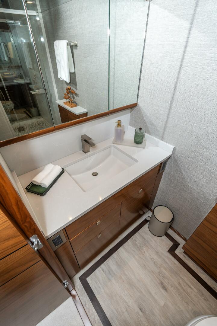 2025 Viking 90 Convertible - Image 38