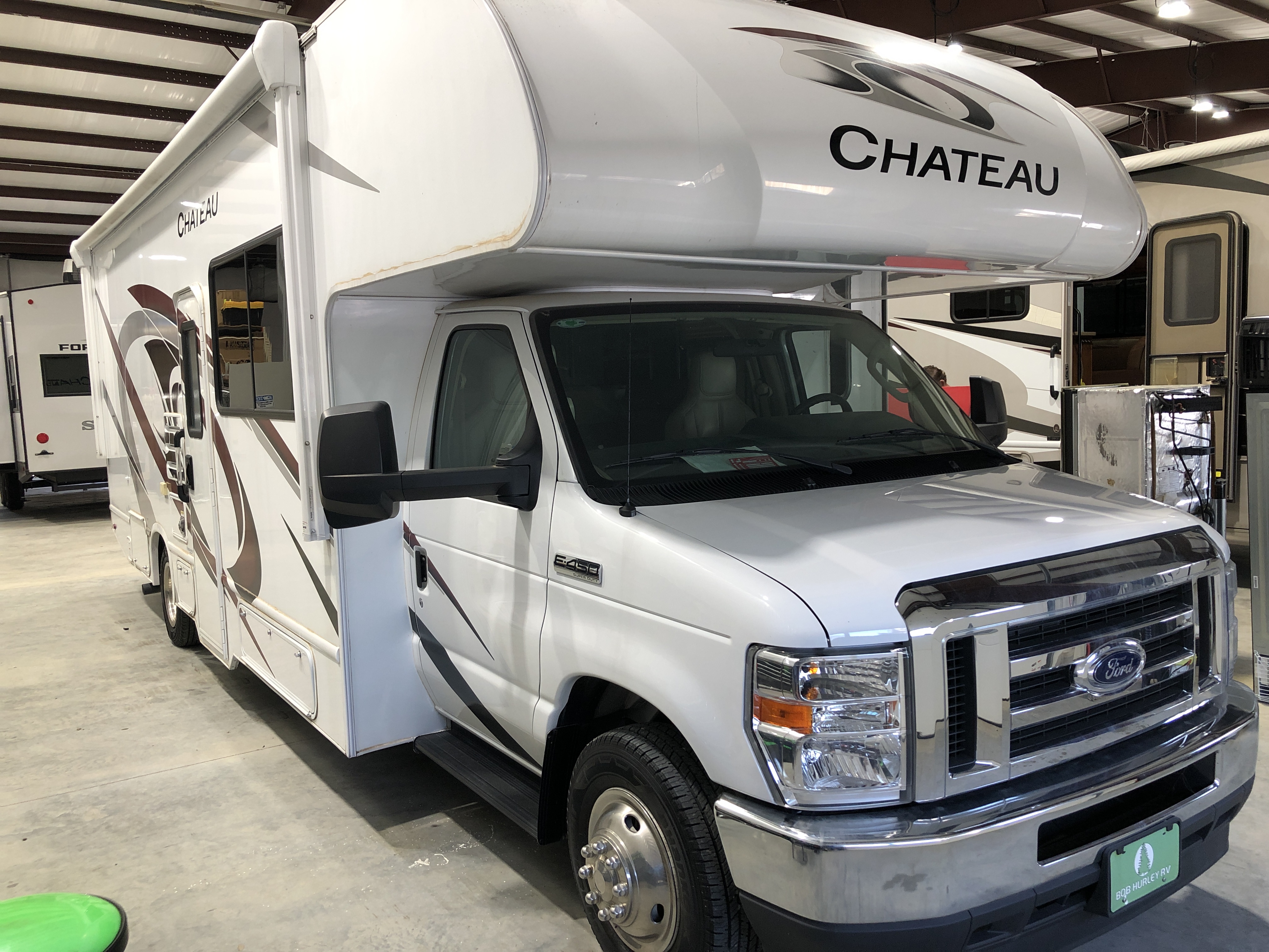2023 Thor Motor Coach Chateau 27R - Image 1