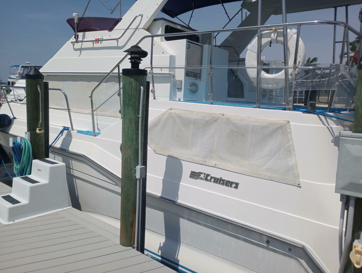 1991 Cruisers 385 - Image 9