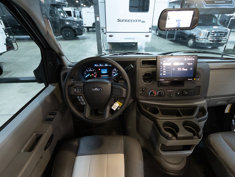 2025 Forest River Sunseeker 3050S - Image 8
