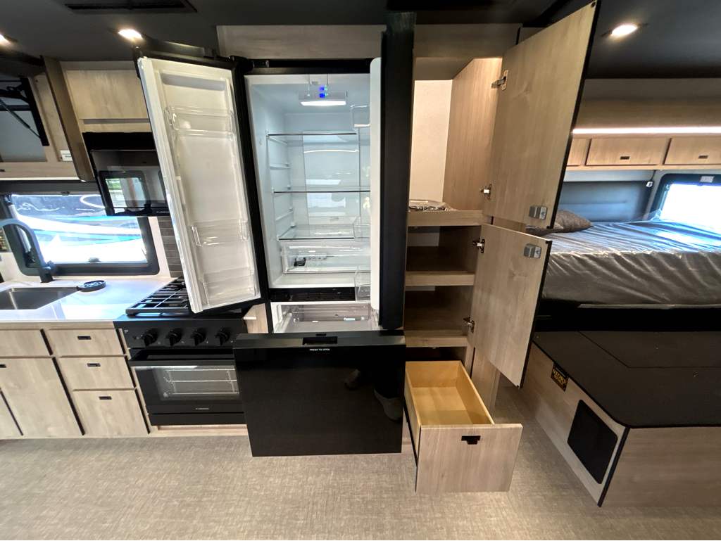 2026 GRAND DESIGN LINEAGE SERIESF 31ZW - Image 24