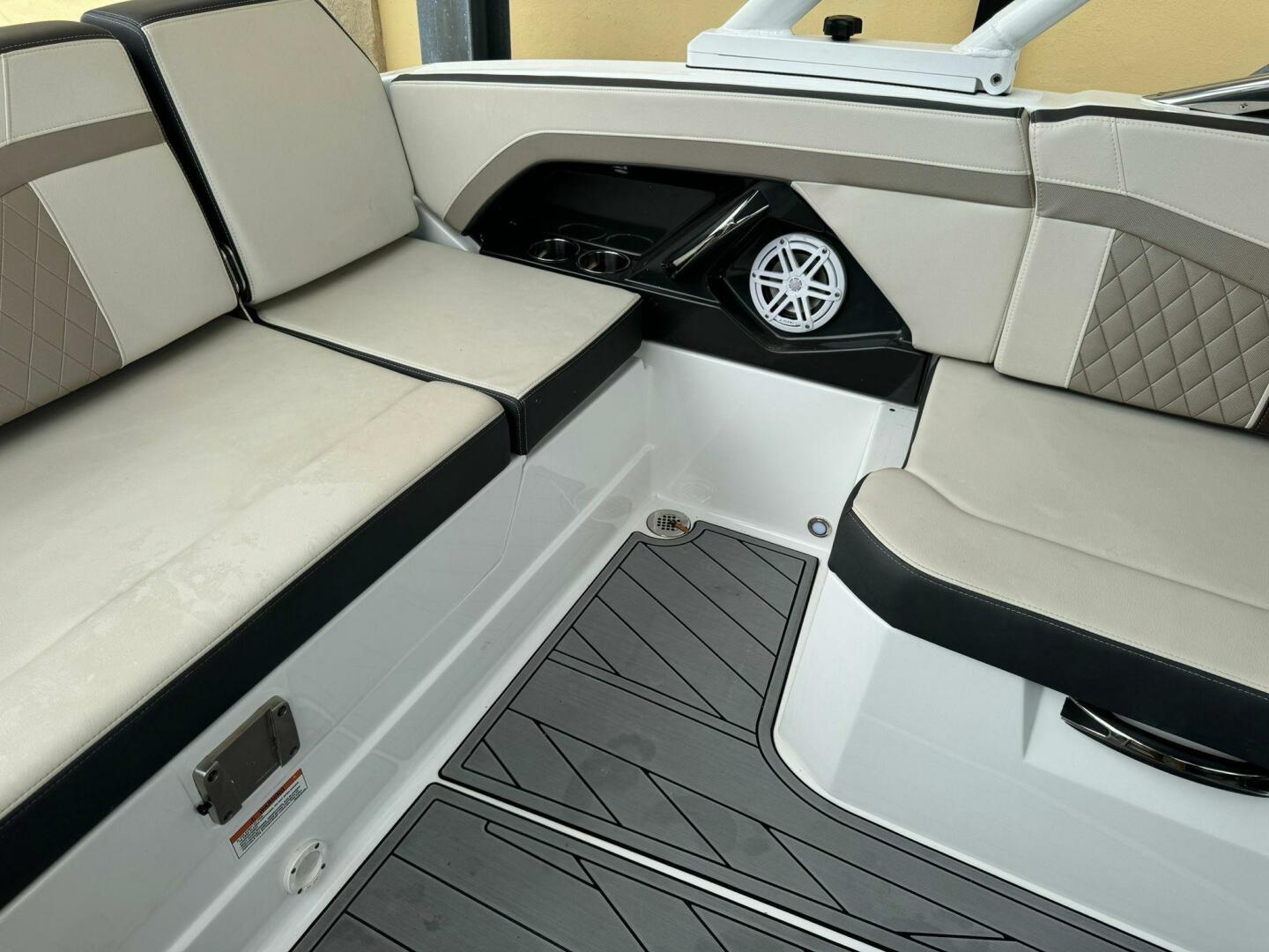 2022 Monterey 278SS - Image 24