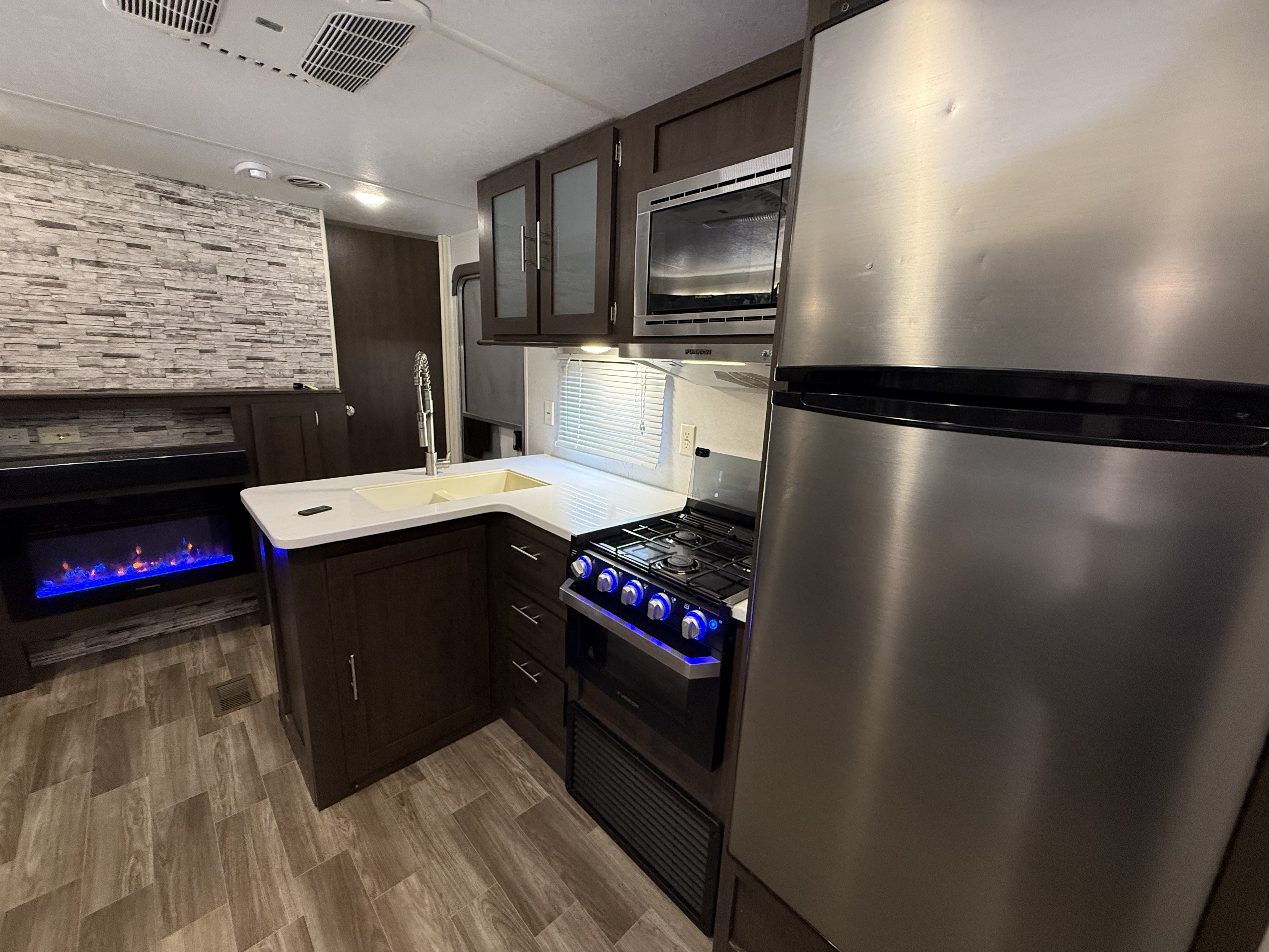 2019 Forest River Wildwood 31KQBTS - Image 21