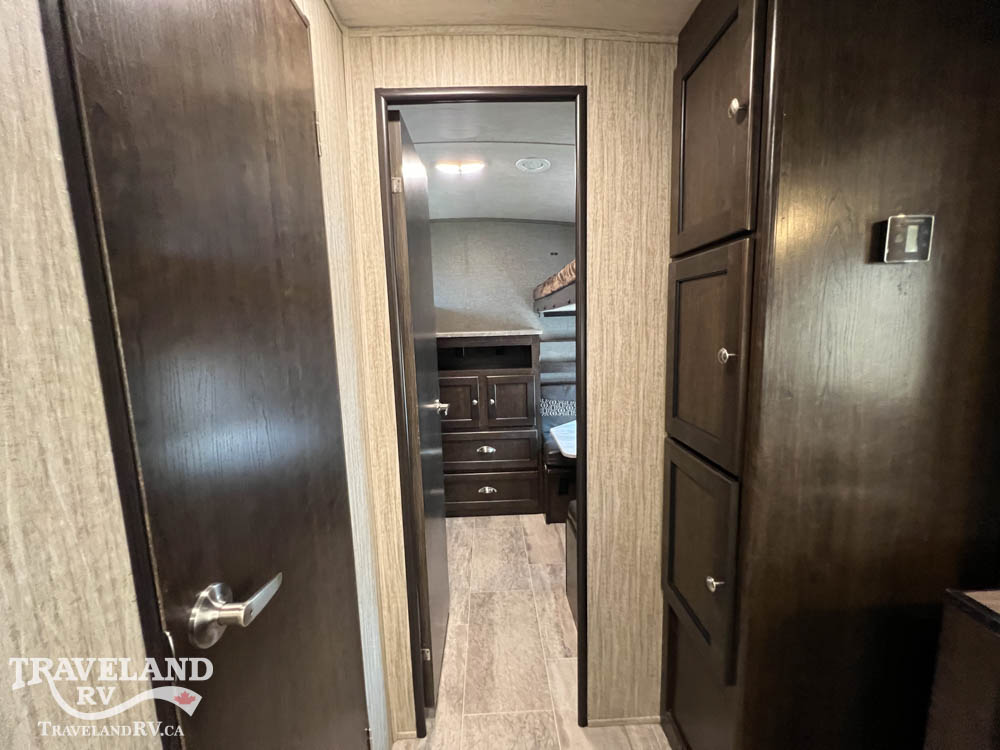 2018 Heartland Sundance XLT SD XLT 291 QB - Image 33