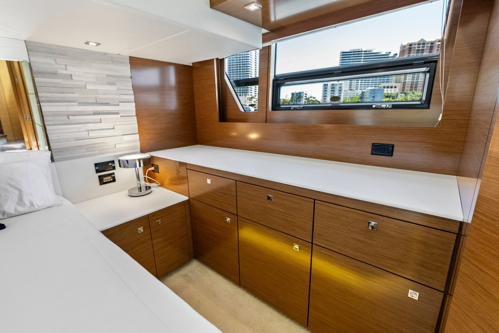 2019 Cruisers Yachts 54 Cantius - Image 49