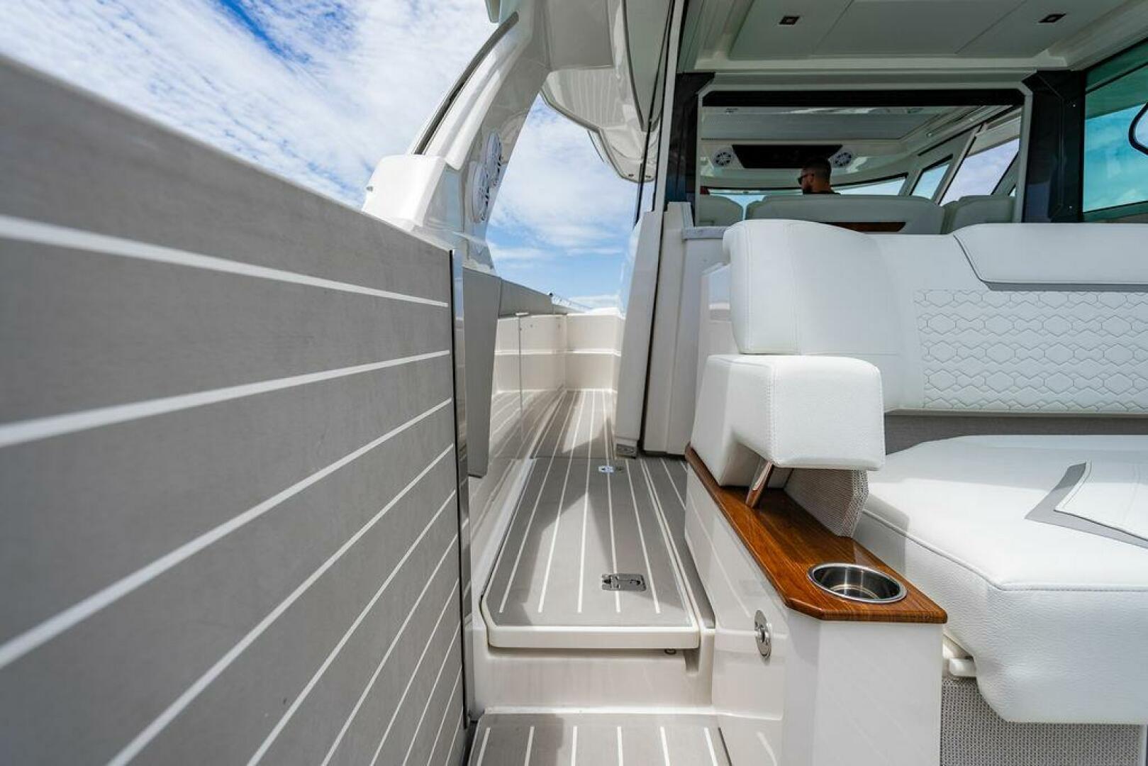 2025 Tiara Yachts 48 LS - Image 15
