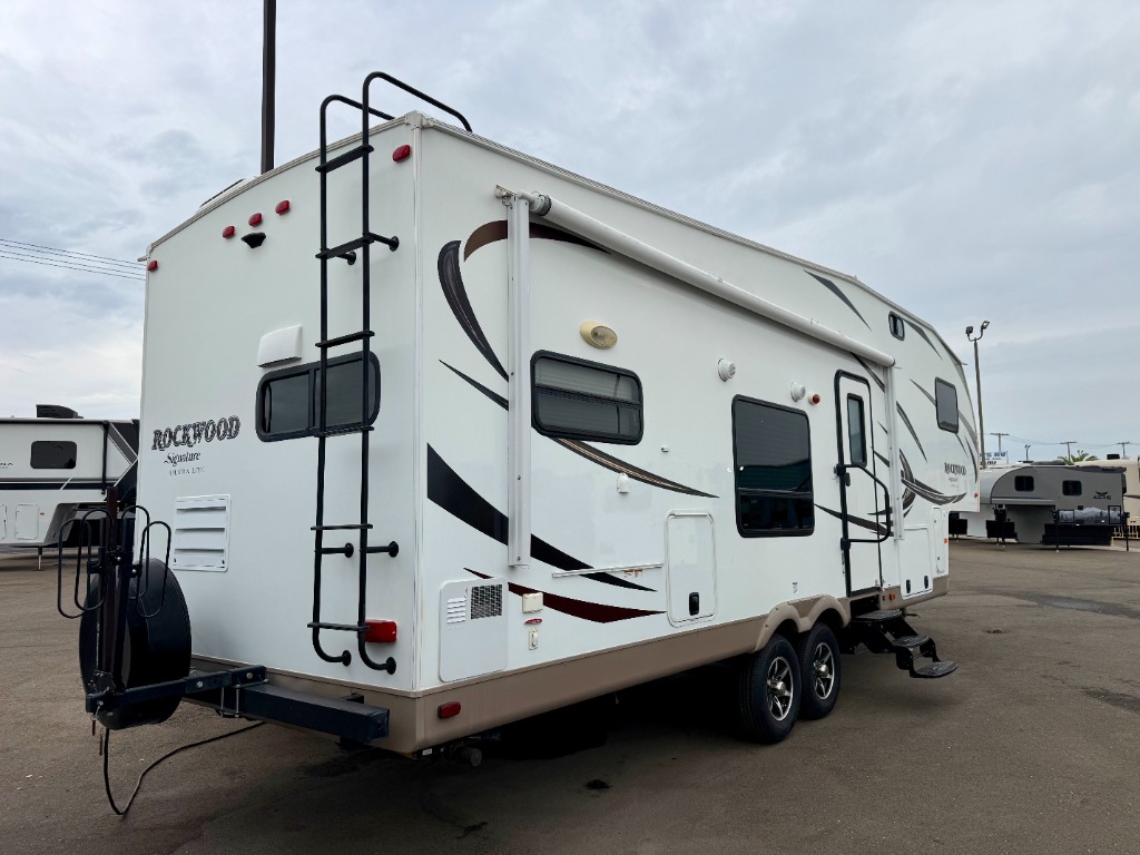 2016 Rockwood 8280WS - Image 4