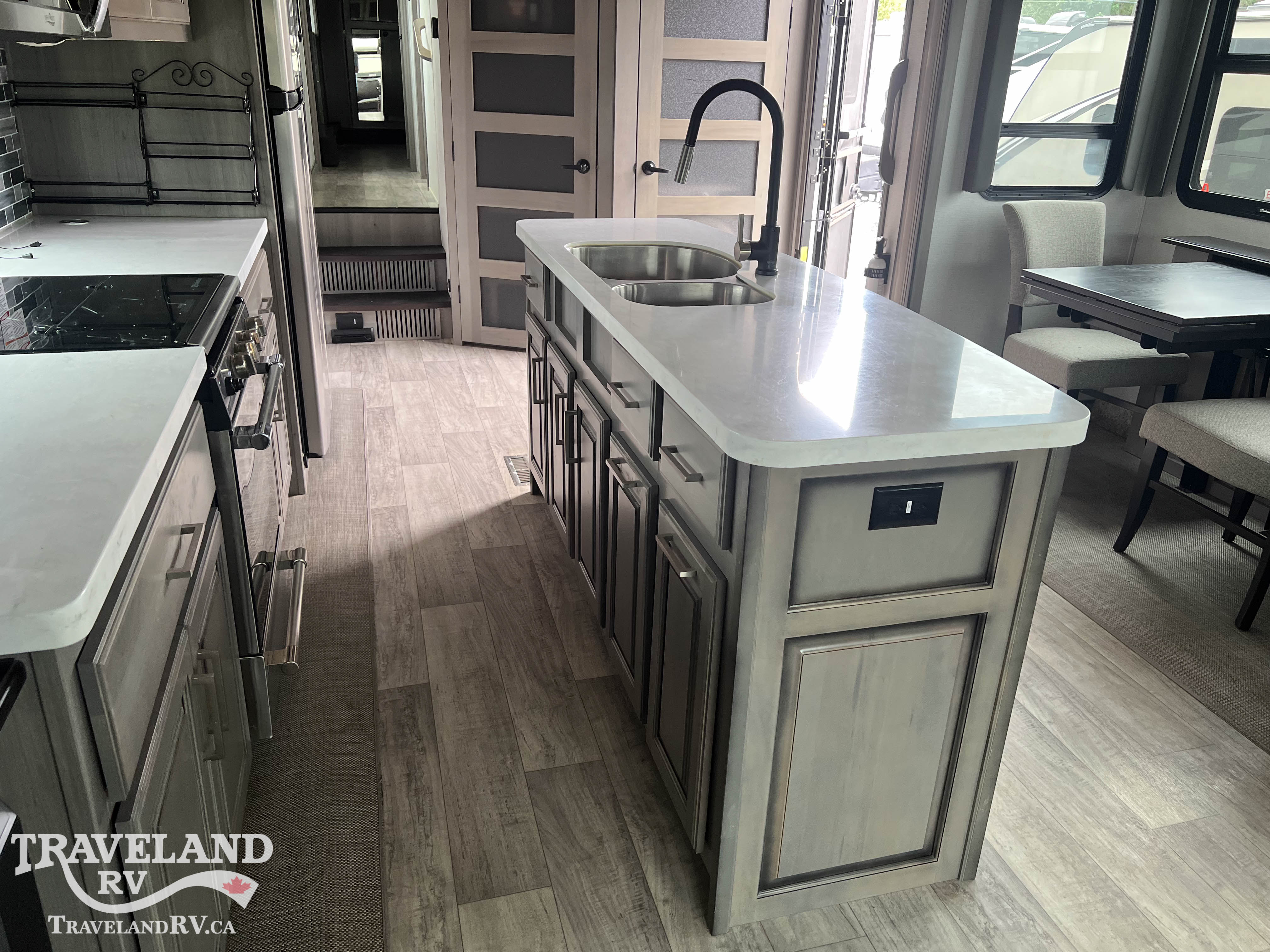2021 Keystone Montana 3780RL - Image 16