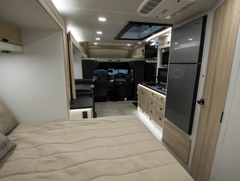 2026 Jayco Melbourne Prestige 25LP - Image 13