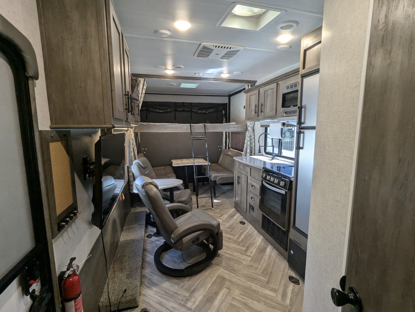 2021 Forest River Stealth FQ2413 - Image 9