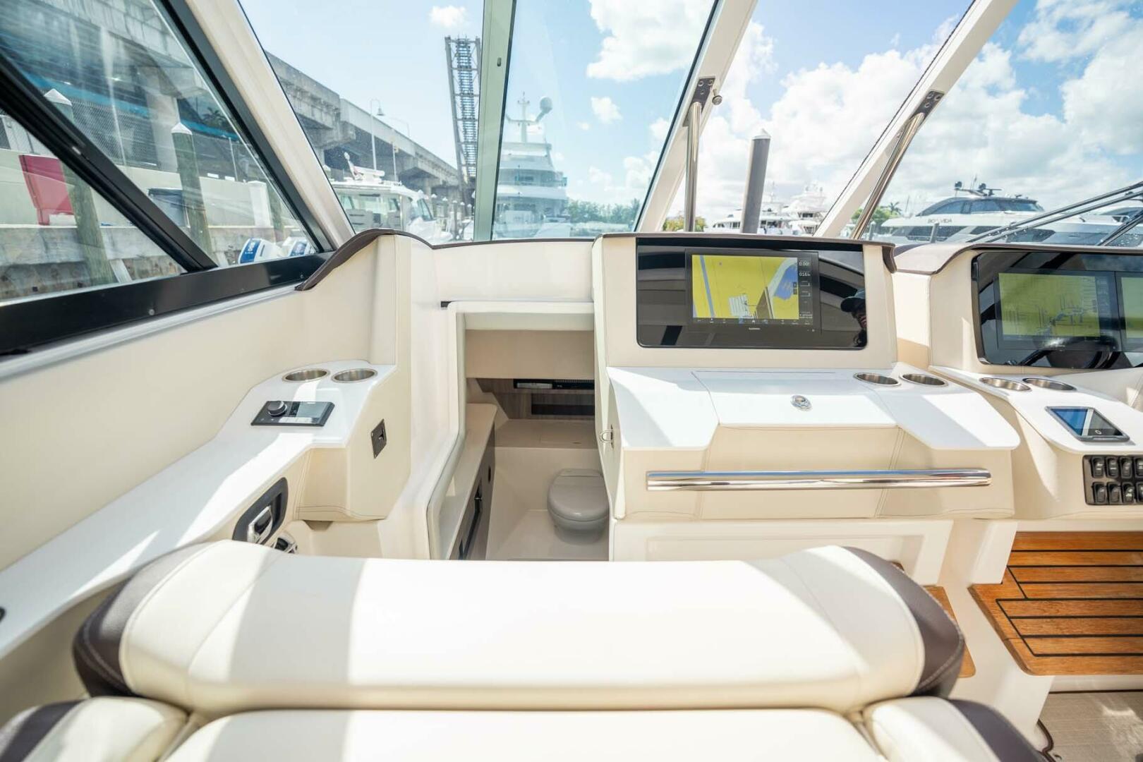 2022 Regal LX36 - Image 12