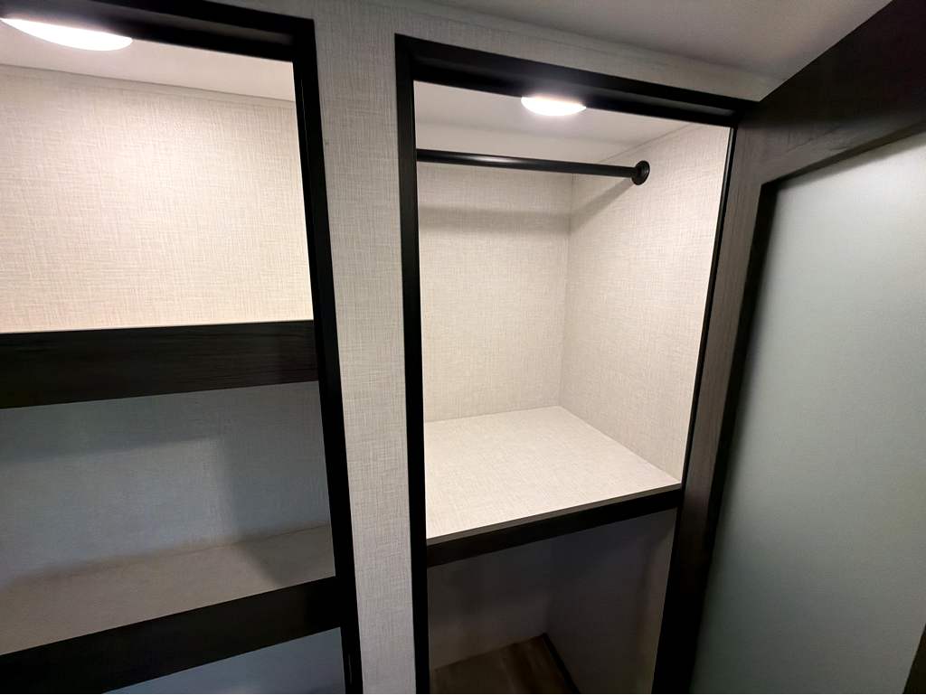 2026 VENTURE RV SPORTTREK 363VFR - Image 33