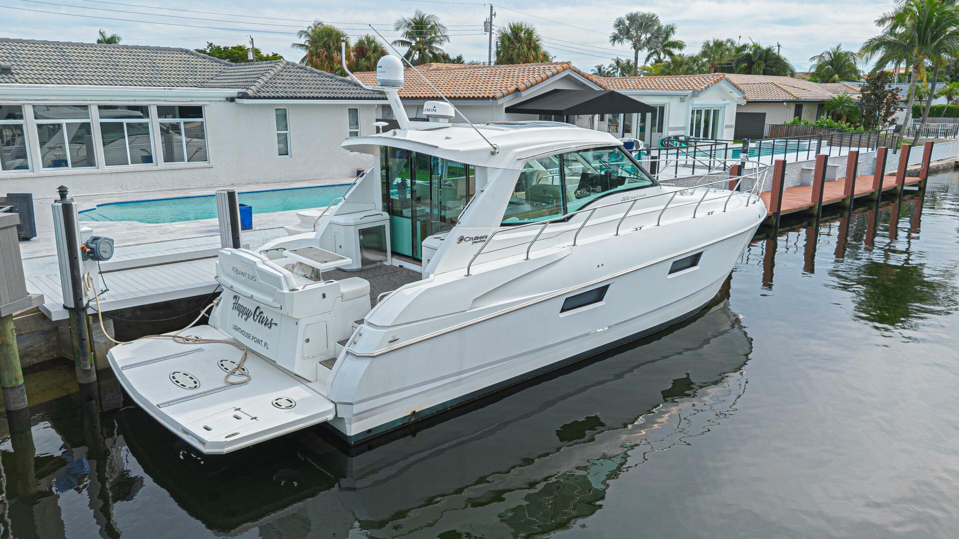 2012 Cruisers Yachts 48 Cantius - Image 3