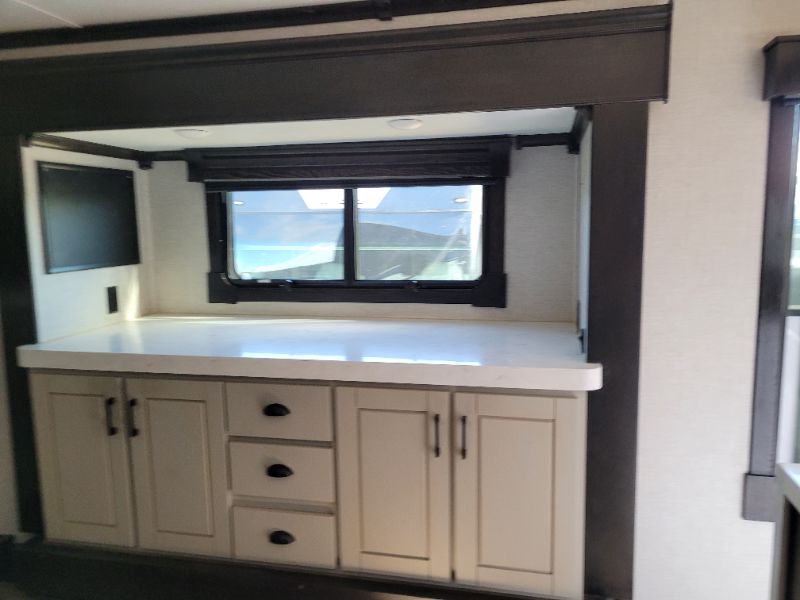 2021 CrossRoads Redwood RW3981FK - Image 22