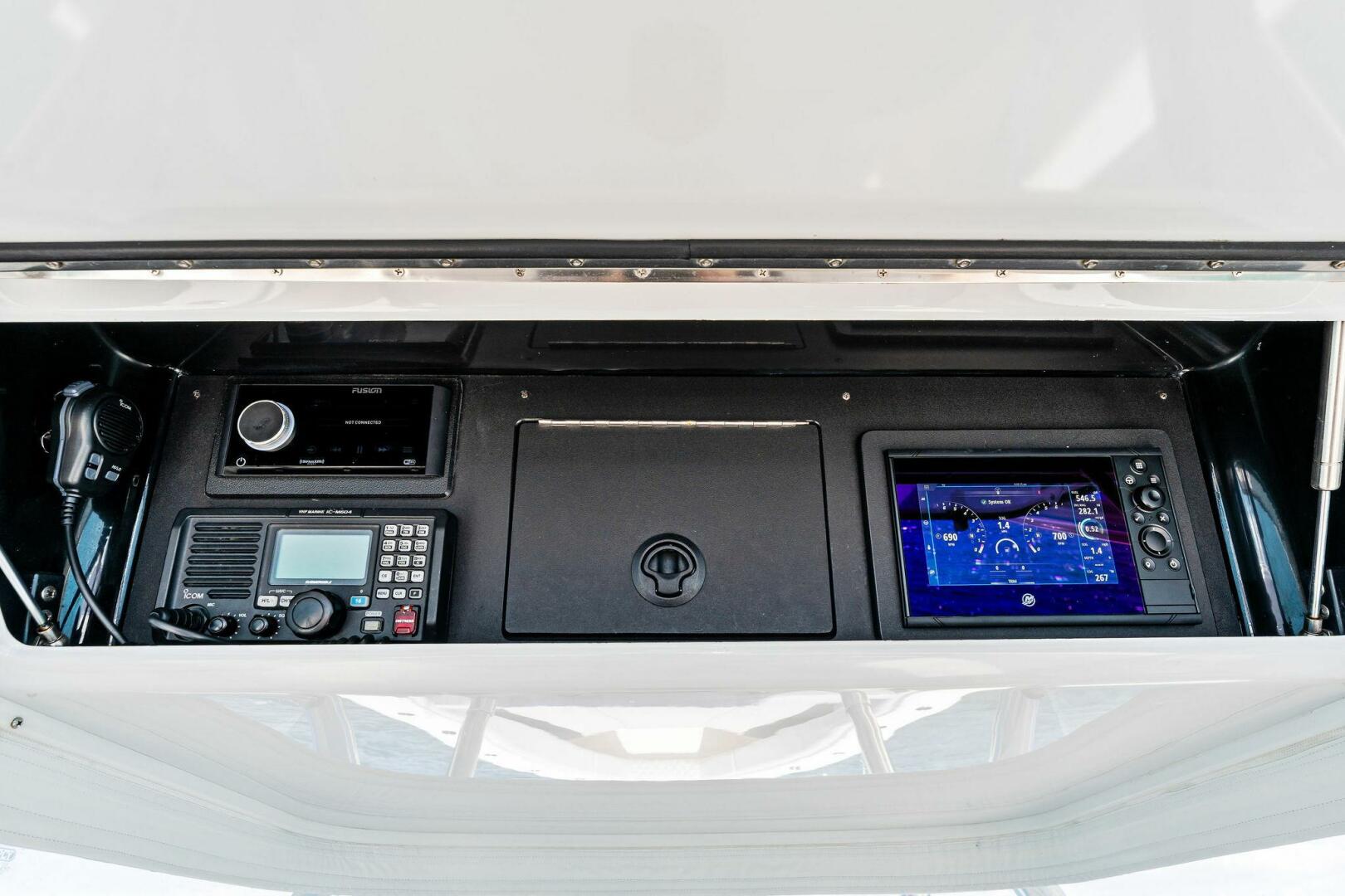 2015 Bahama 41 - Image 43