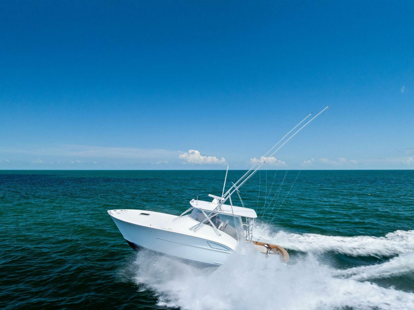 2018 Custom Carolina 35 Express - Image 12