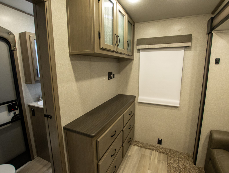 2022 Coachmen Chaparral 373MBRB - Image 15