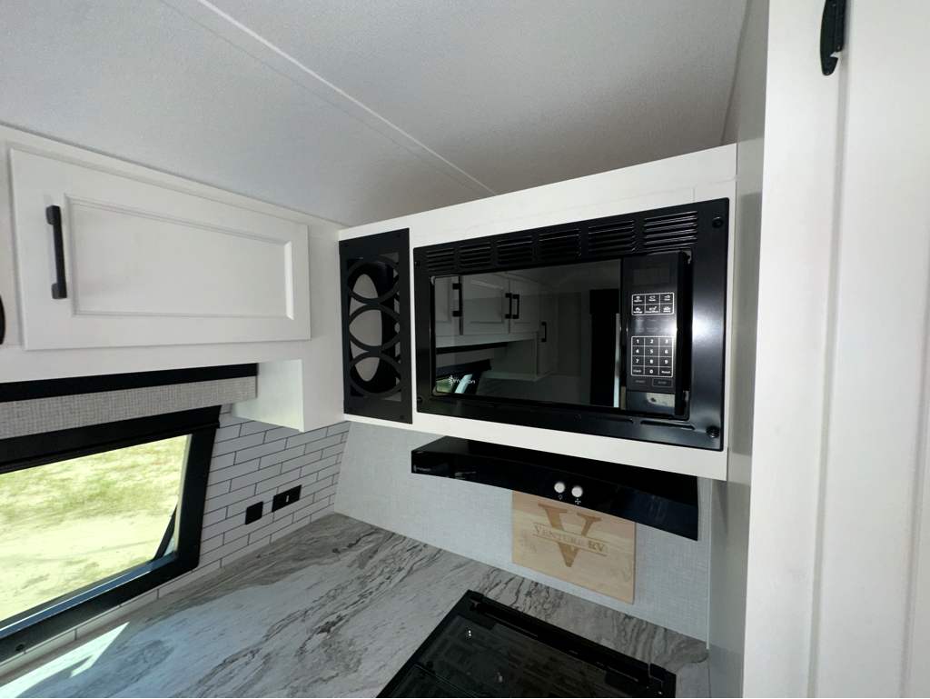 2026 VENTURE RV SPORTTREK 251VFK - Image 27