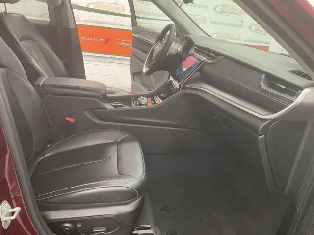 2024 Jeep Grand-Cherokee-L Laredo Altitude 4x4 - Image 28