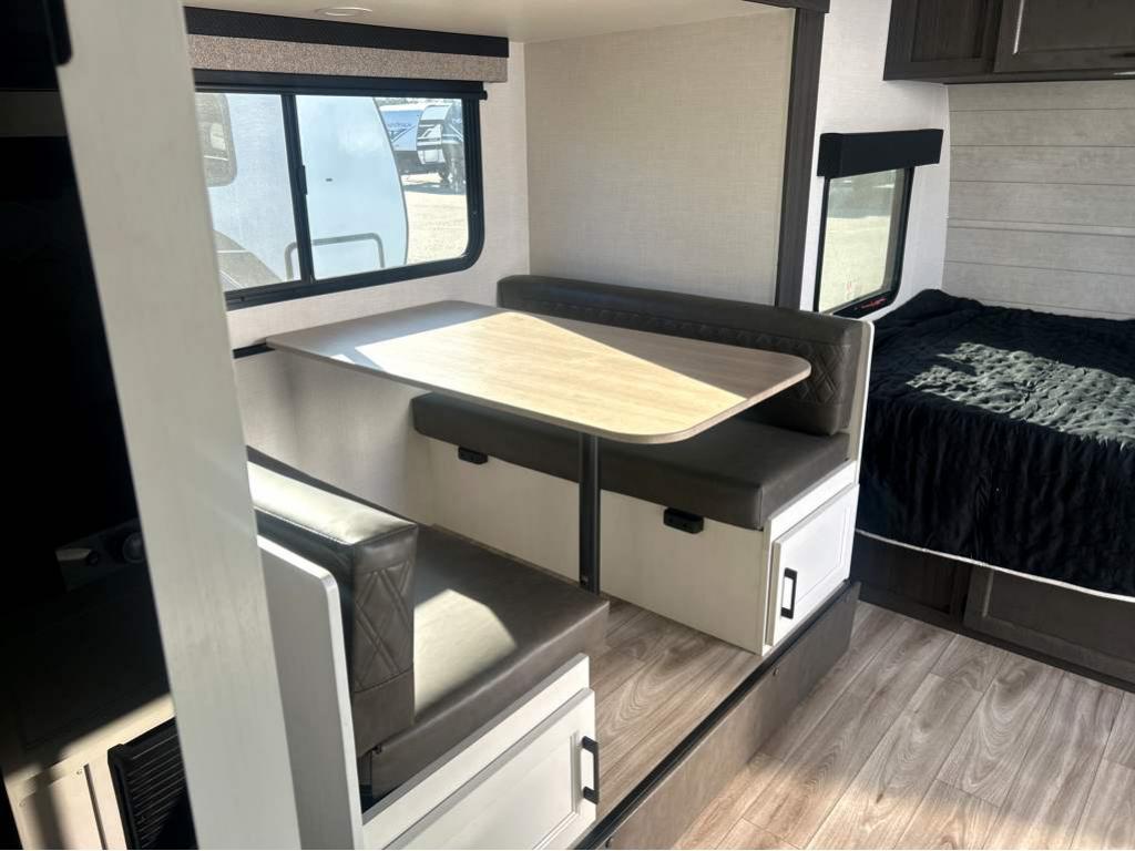 2026 VENTURE RV SPORTTREK STINGER 222VUD - Image 15