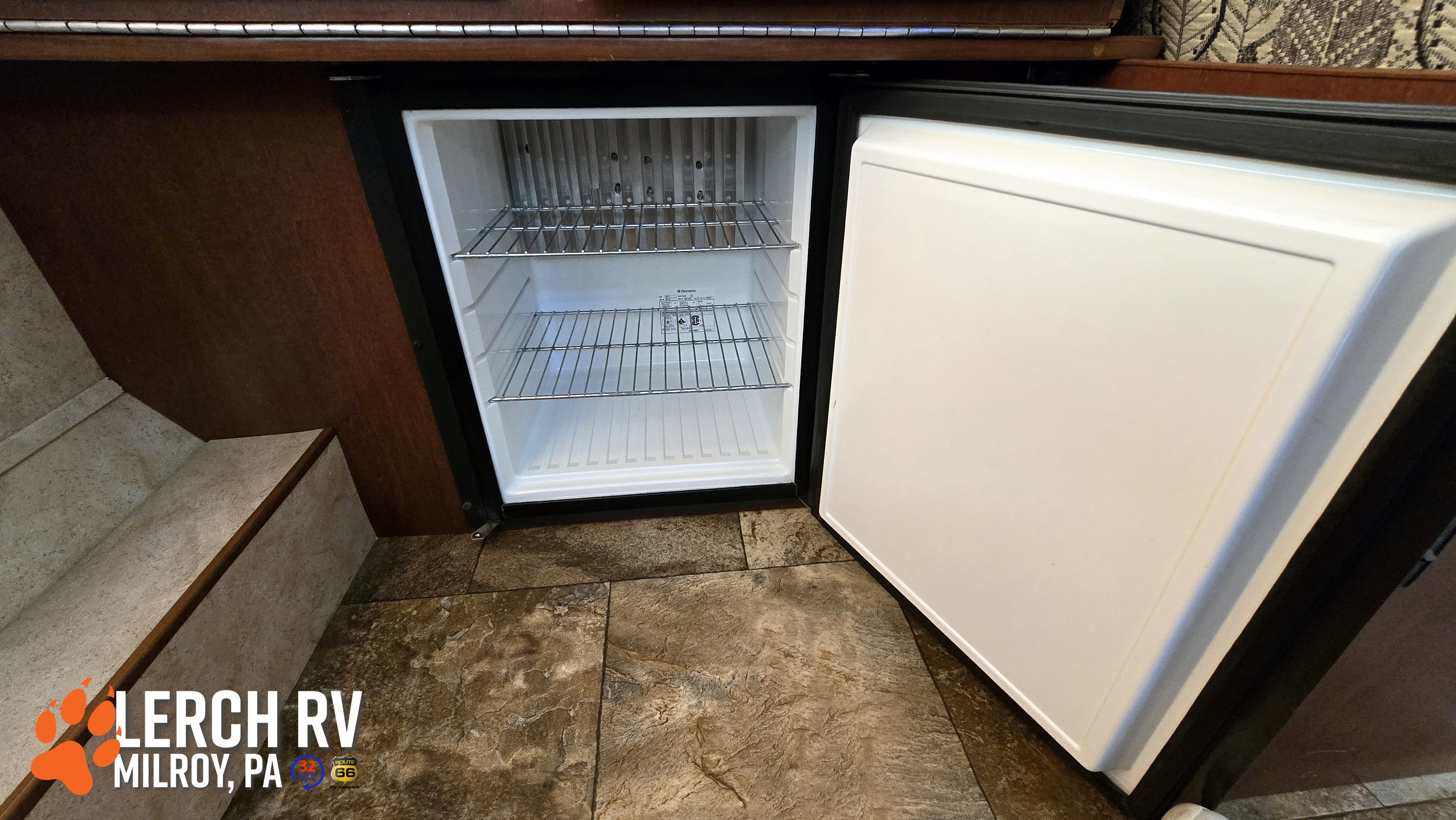 2016 Coachmen Clipper Sport 106 - Image 9