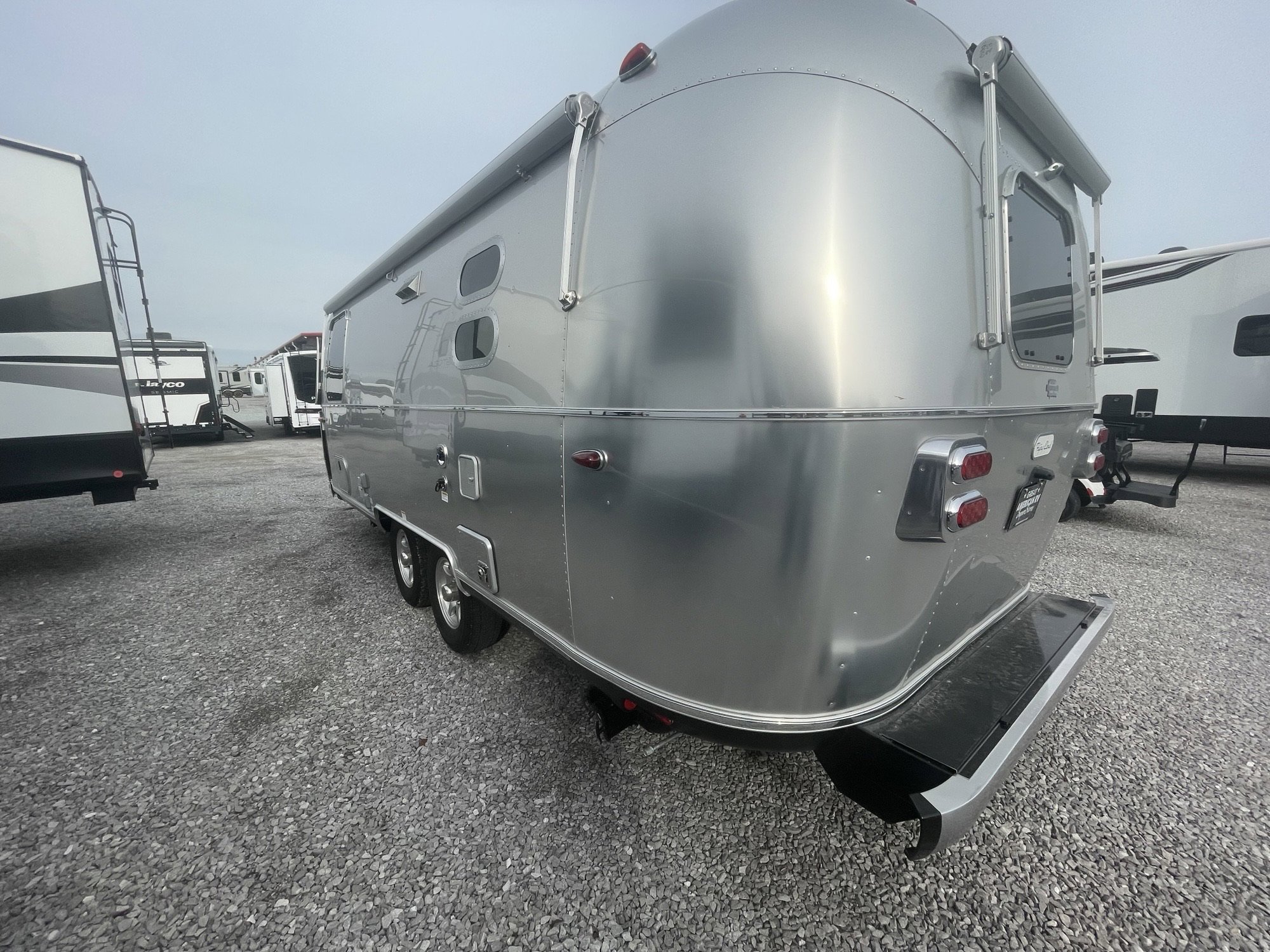 2026 AIRSTREAM FLYING CLOUD 23FBT - Image 4