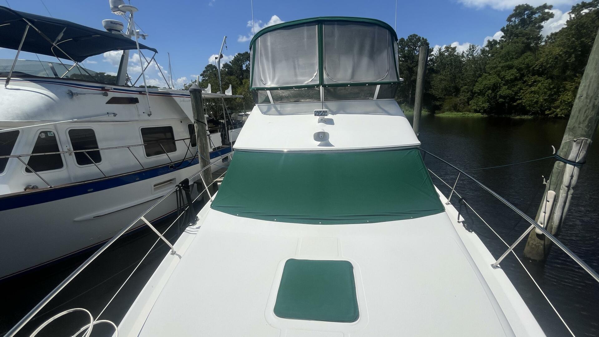2000 Sea Ray 380 Aft Cabin - Image 4