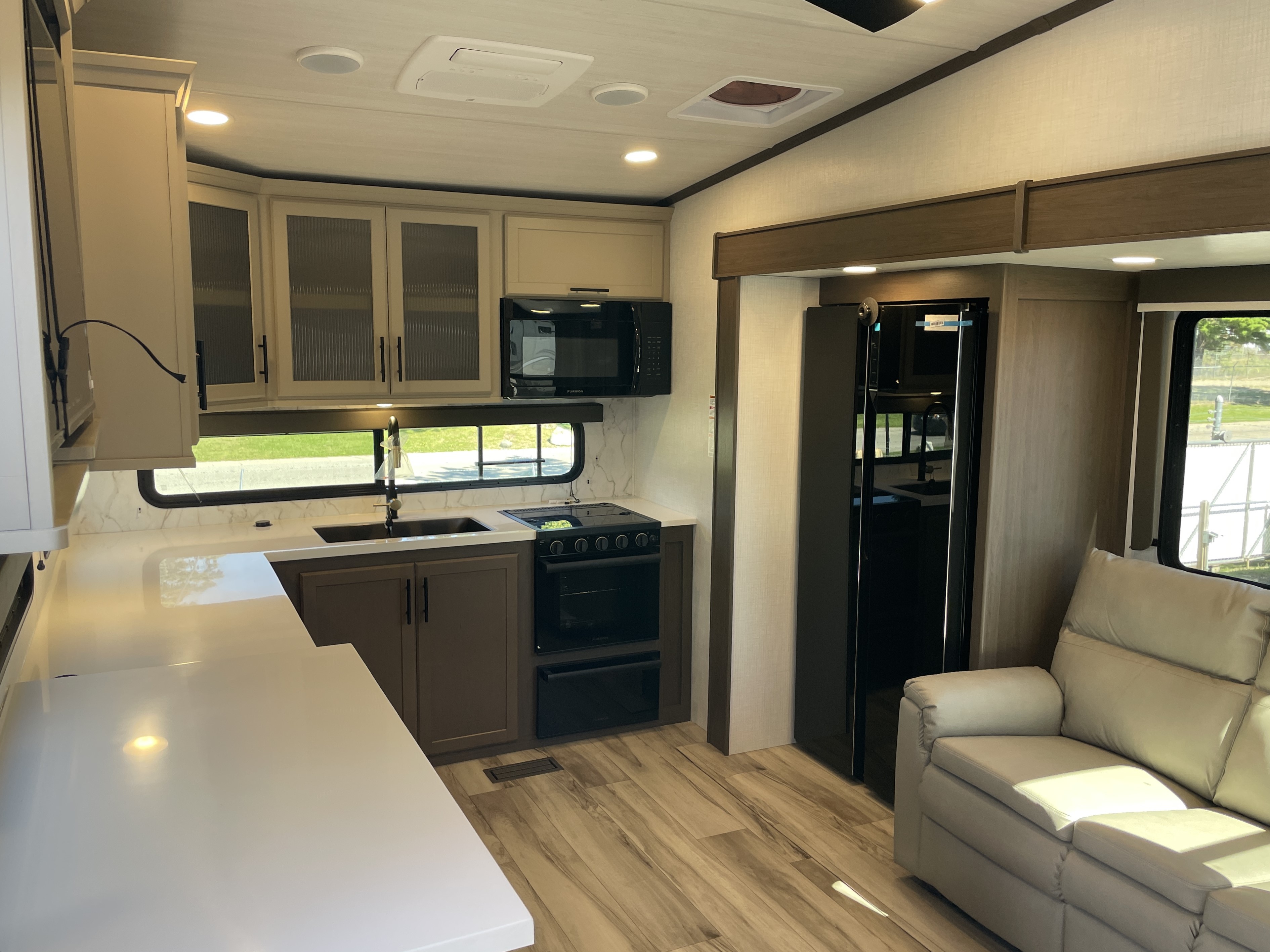 2027 Keystone Cougar 260MLE - Image 8