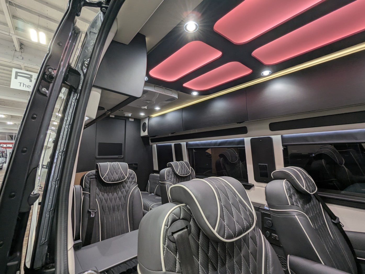 2027 Midwest Automotive Designs Luxe Cruiser - Image 22