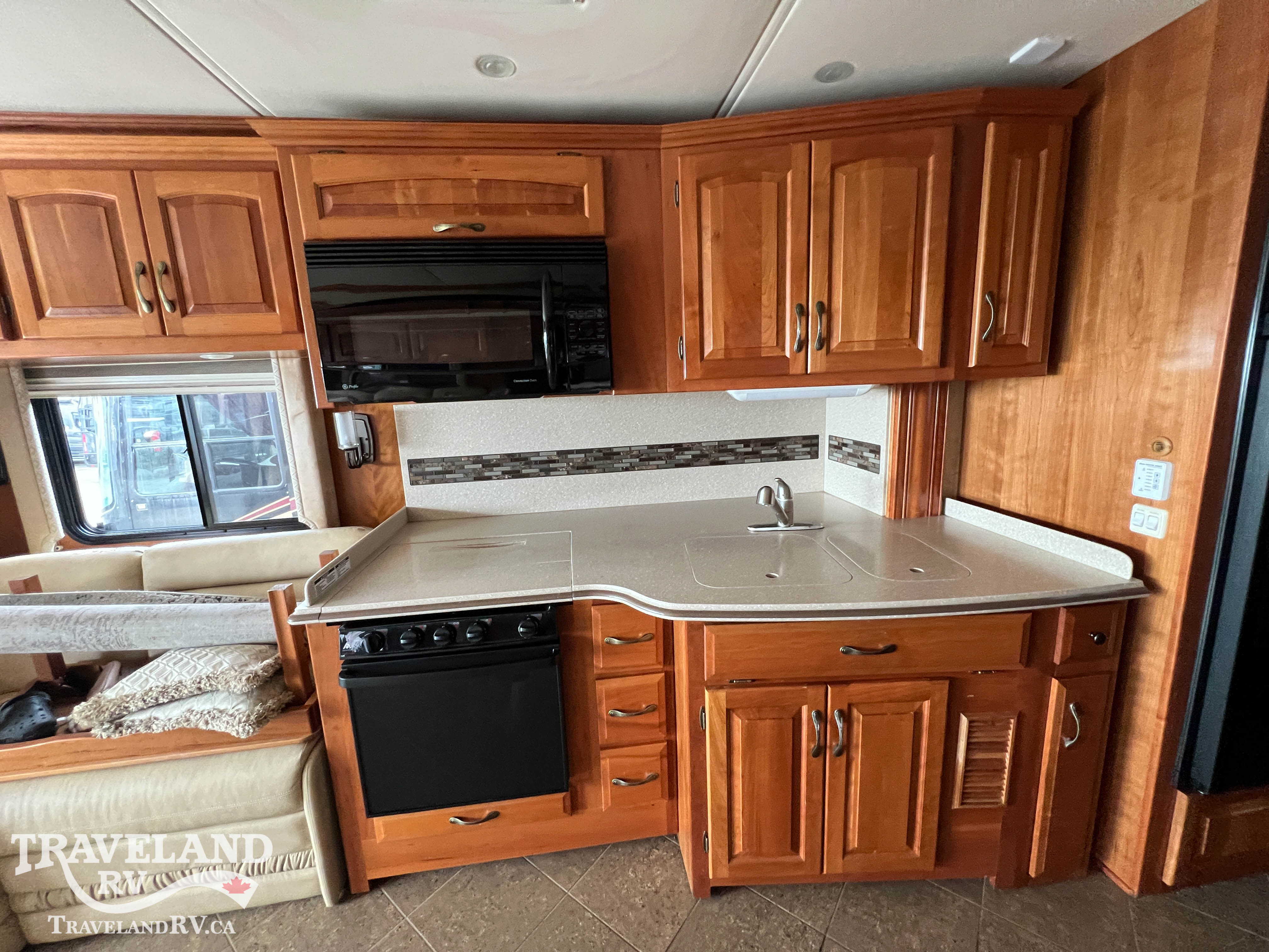2011 Newmar Dutch Star 3734 - Image 18