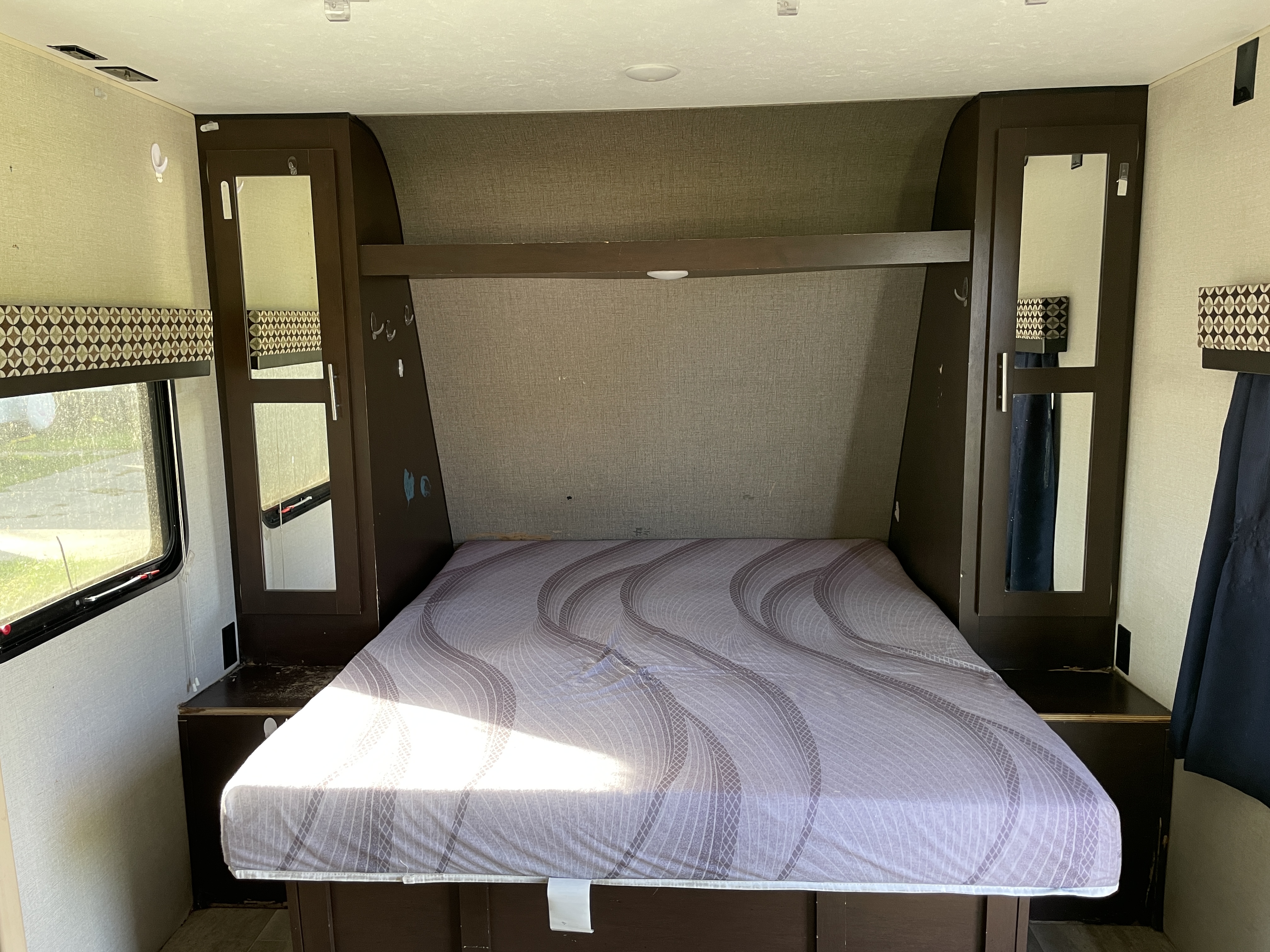 2019 KZ RV Sportsmen LE 231BHKLE - Image 19